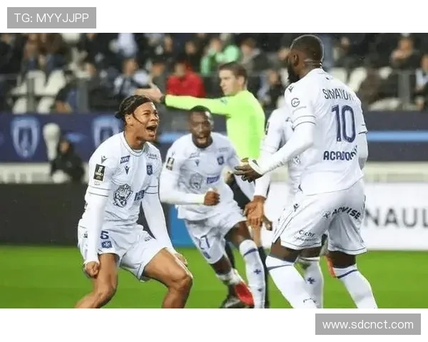 马赛中路渗透战术分析及其对球队胜利轨道的影响