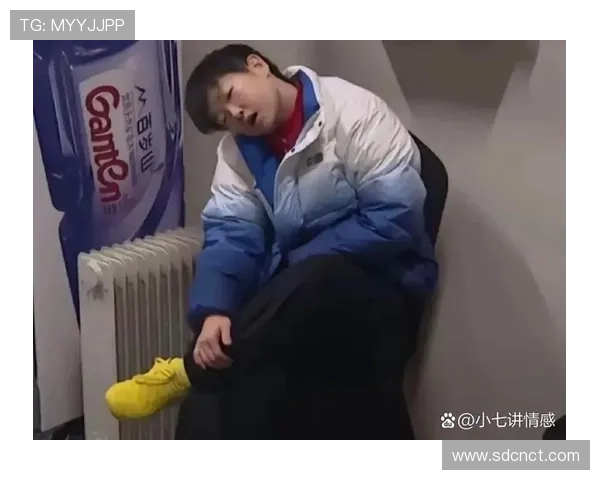 孙颖莎比赛间隙吃泡面？这日常反差也太真实了吧！