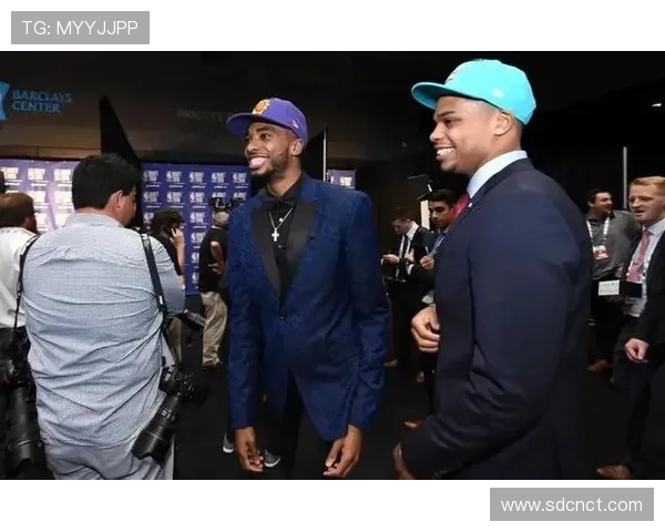 米卡尔·布里奇斯三分精准拉开空间提升球队进攻效率